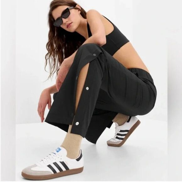 GapFit Recycled Fleece-Lined Track Pants In Black Medium - Picture 1 of 7